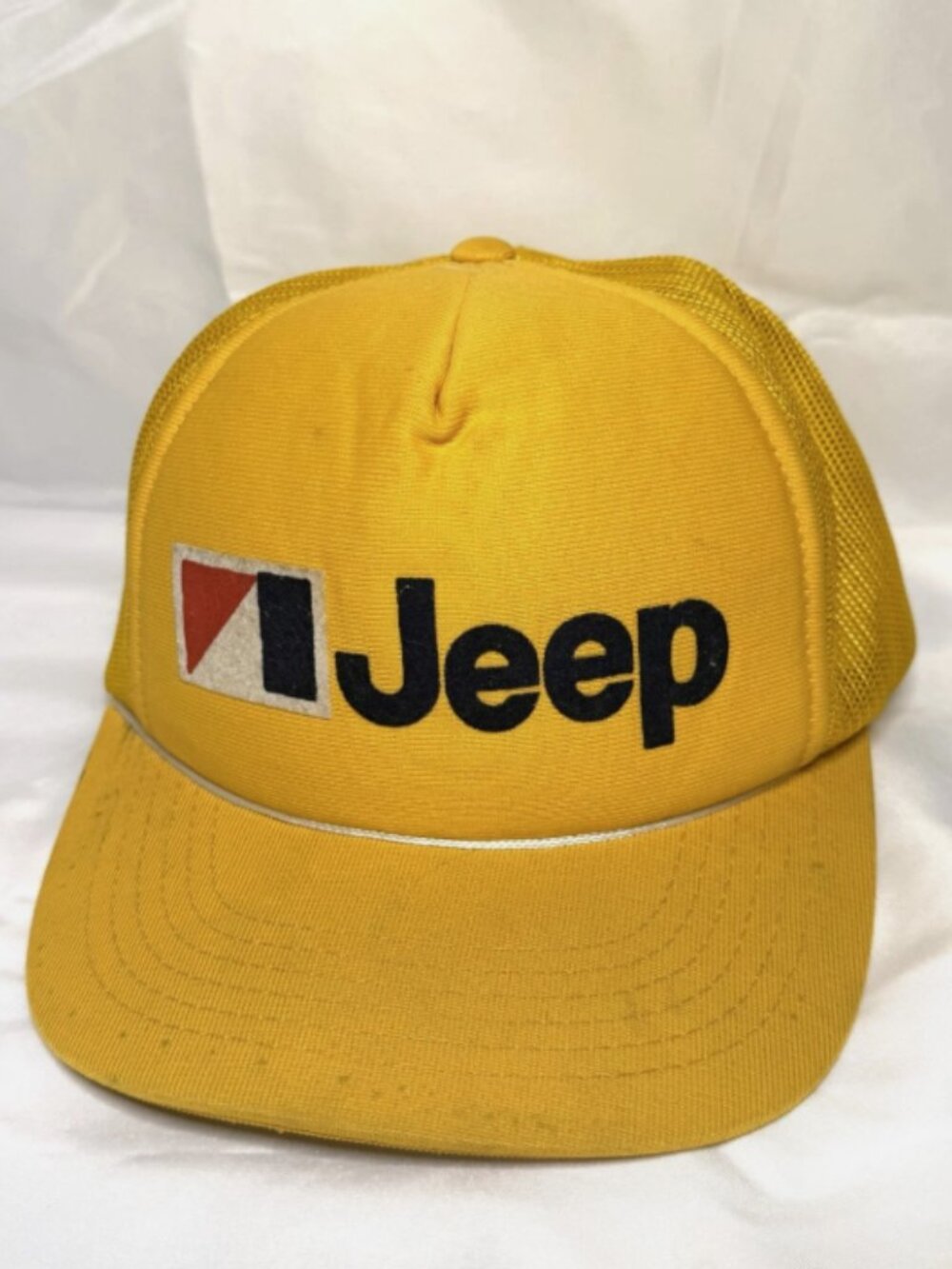 Vintage JEEP Trucker Hat Yellow Foam Mesh SnapBack